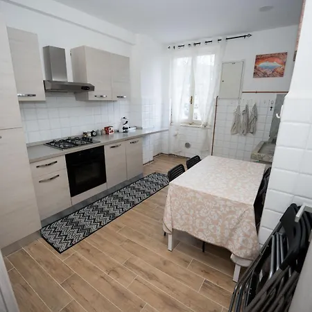 Stanza Doppia Con Bagno E Cucina In Comune * Genoa