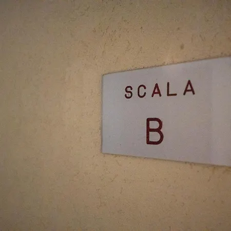 Stanza Doppia Con Bagno E Cucina In Comune