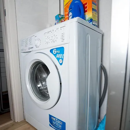 Stanza Doppia Con Bagno E Cucina In Comune *